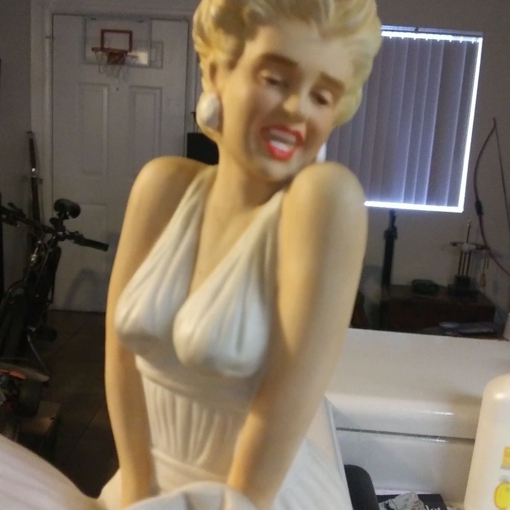 Marilyn Monroe liquor decanter